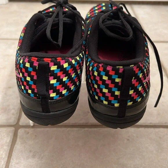 Nike Air Kapelle Womens Black/Pinkfire Rainbow Asymmetrical Weave Sneaker size 8 - Picture 8 of 14
